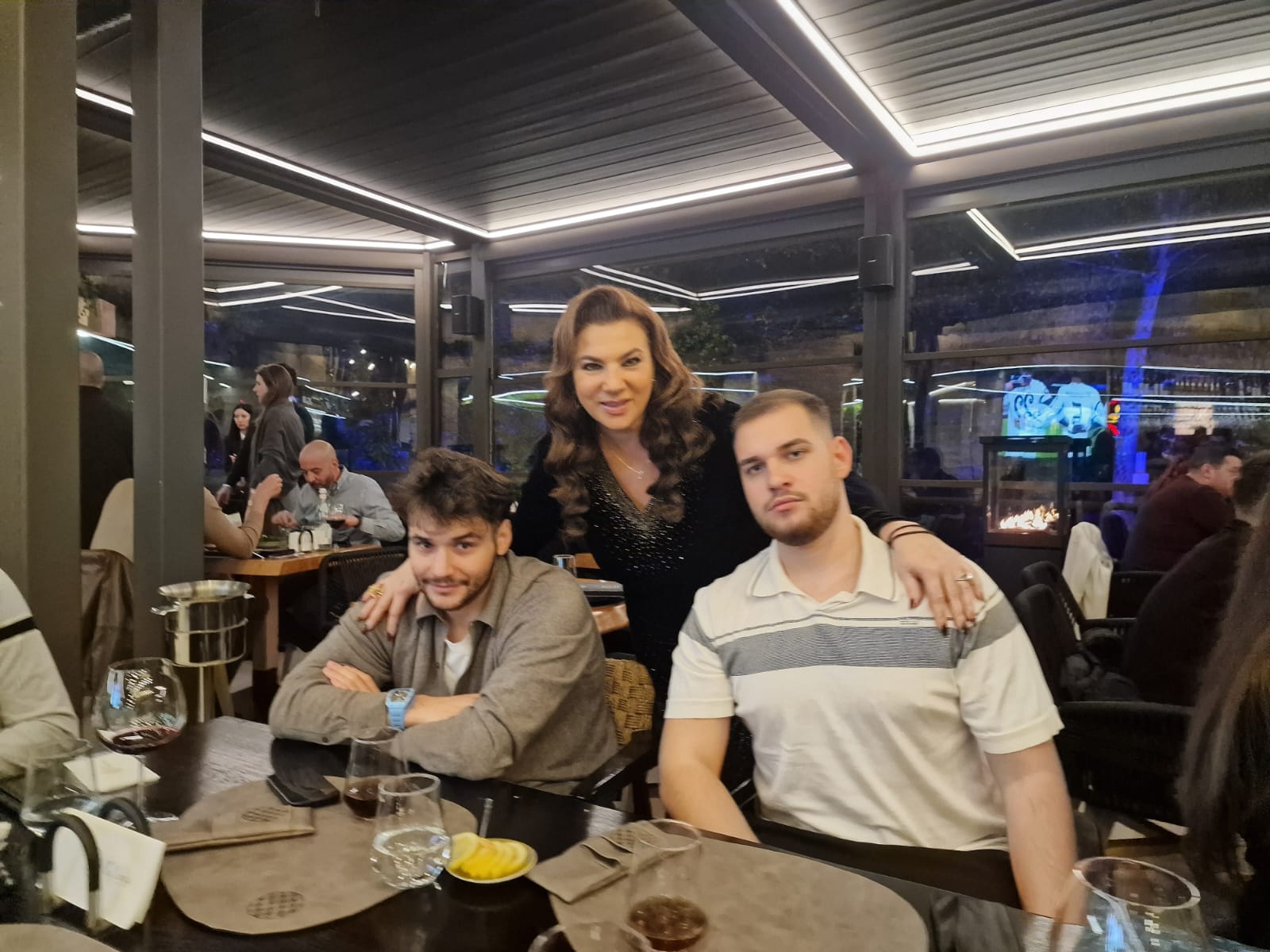 Mihaela Borcea a fost cerută în căsătorie. Imagini cu momentul special: „Un bărbat deosebit, care m-a învățat să iubesc din nou”