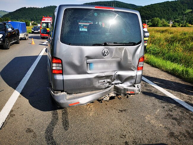VIDEO | Accident cu două microbuze și un autoturism la Gura Humorului. A fost activat Planul Roșu de Intervenție