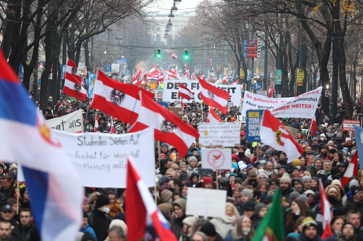Peste 40.000 de austrieci au protestat la Viena față de vaccinarea obligatorie