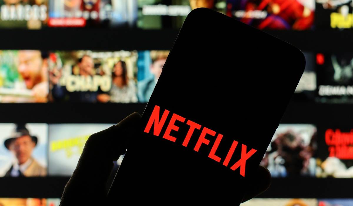 Decizia pe care vrea să o ia Netflix. Ce se întâmplă cu filmele de pe platformă, după ce a anunțat că va cumpăra Warner Bros