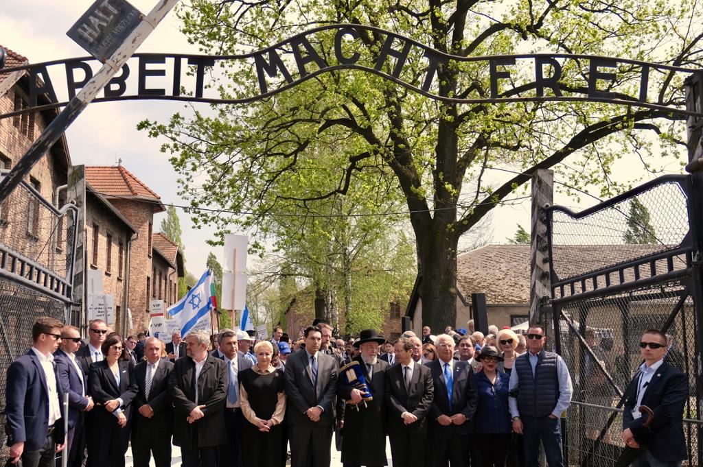 FOTO | Premierul Viorica Dăncilă a participat la Marşul Internaţional al Vieţii, de la Auschwitz la Birkenau