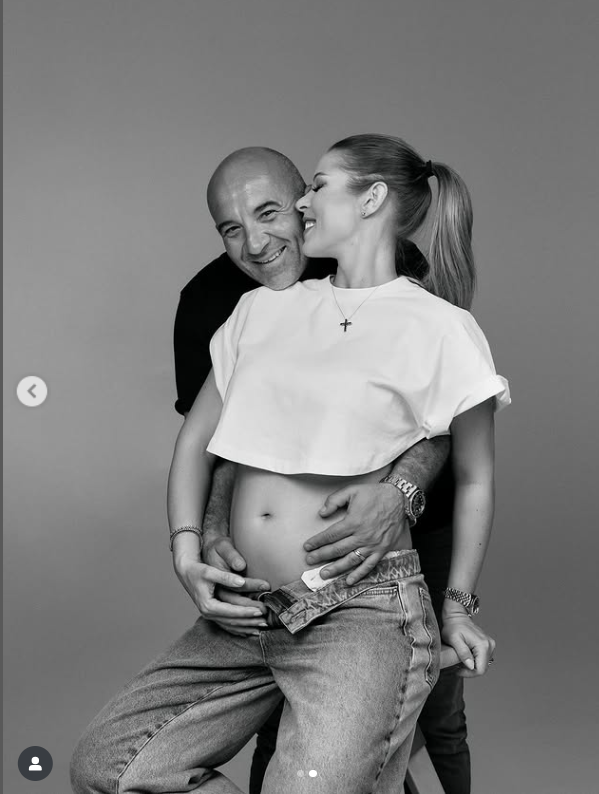 Roxana Nemeș se pregătește să nască gemenii. Imagini cu vedeta în ultima lună de sarcină. „Iubiții mei mă vor face în curând mămică”