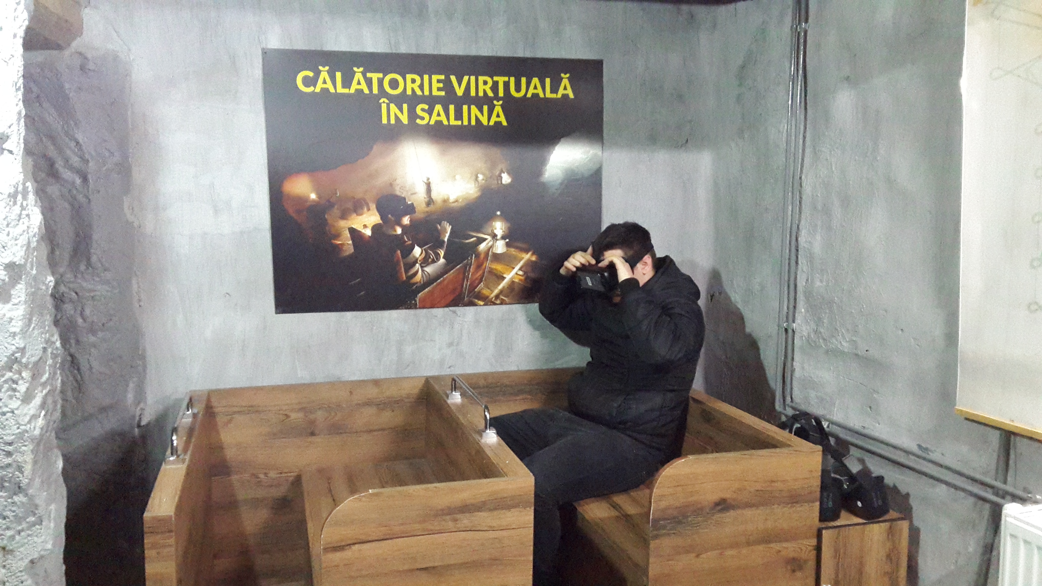 REPORTAJ/Salina Slănic e lăsată de izbeliște, dar turiștii sunt invitați să facă un tur virtual al minei de sare ...la muzeu