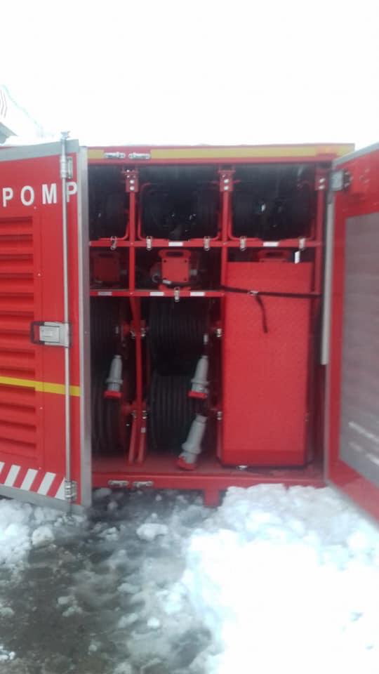 UPDATE | Zeci de localități au rămas fără curent electric din cauza vremii severe. MAI a anunțat că 78.480 de locuințe sunt în această situație