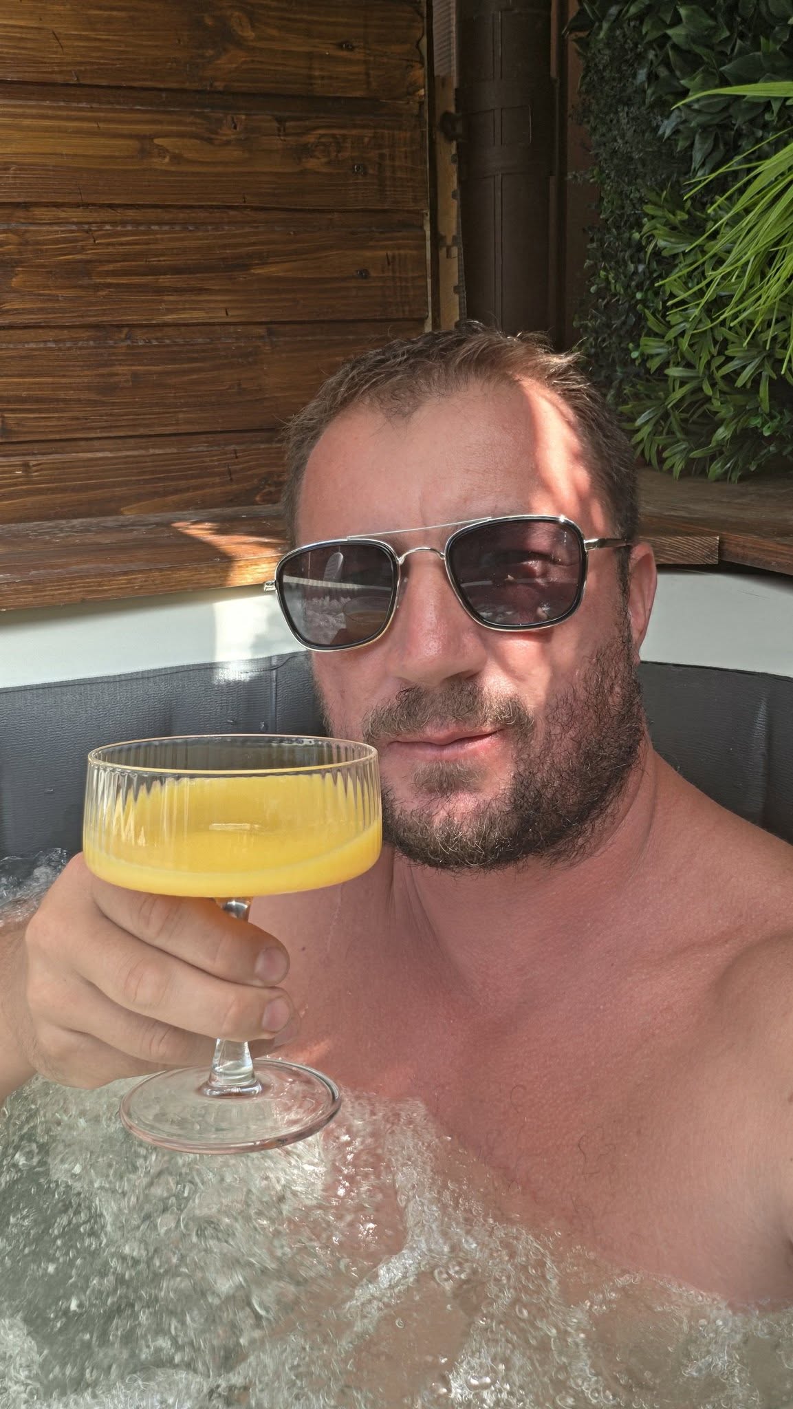 Cum își câștigă Marian Godină banii, după ce și-a dat demisia din Poliția Română. Are mai multe surse de venit