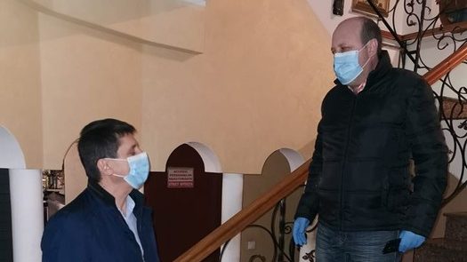 FOTO: Cum sunt cazați suspecții de coronavirus în Bacău. O persoană infectată, 87 în carantină