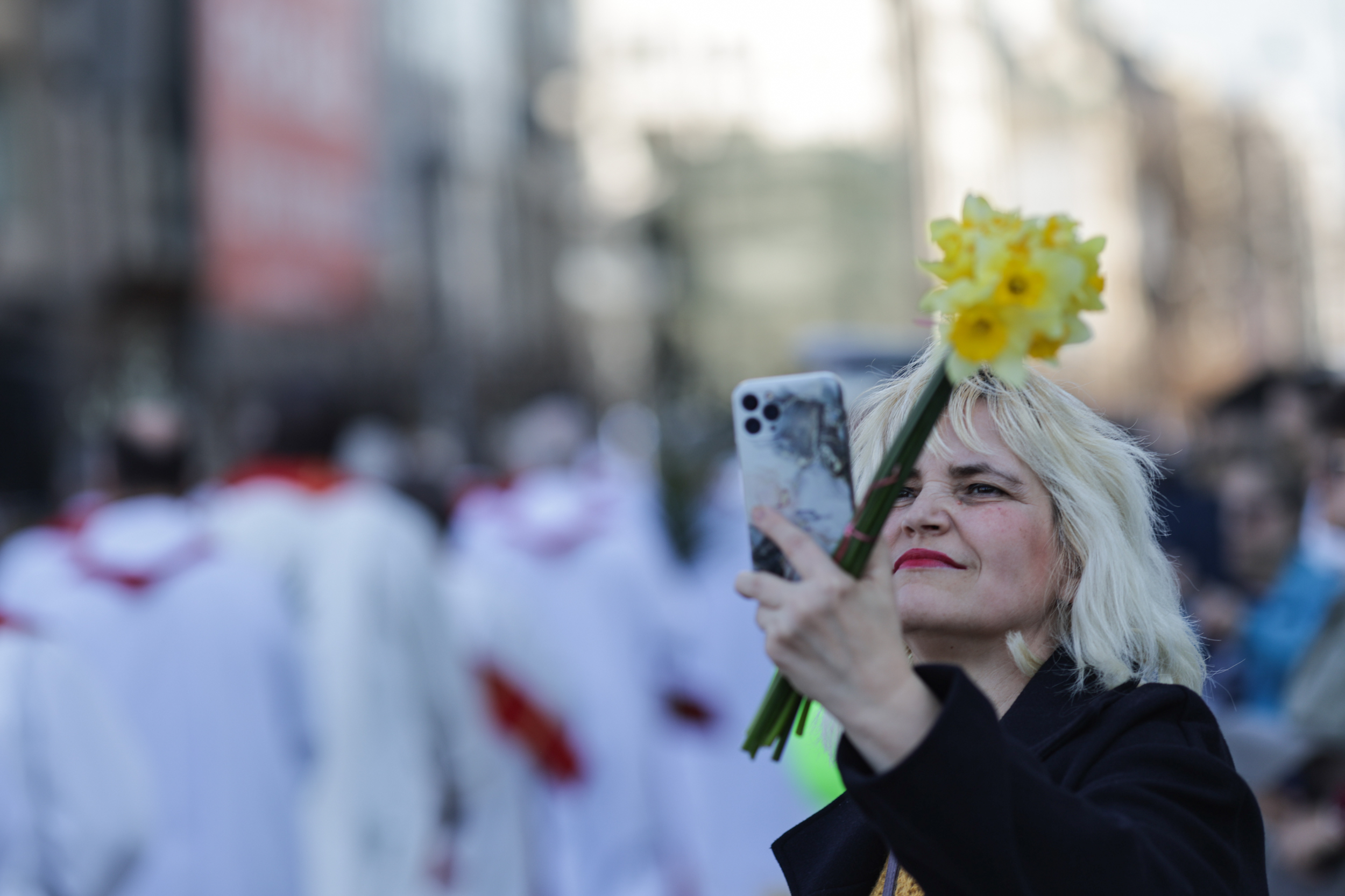 Catolicii au sărbătorit Floriile. Imagini de la procesiunea religioasă din București, care a dus la restricții în trafic