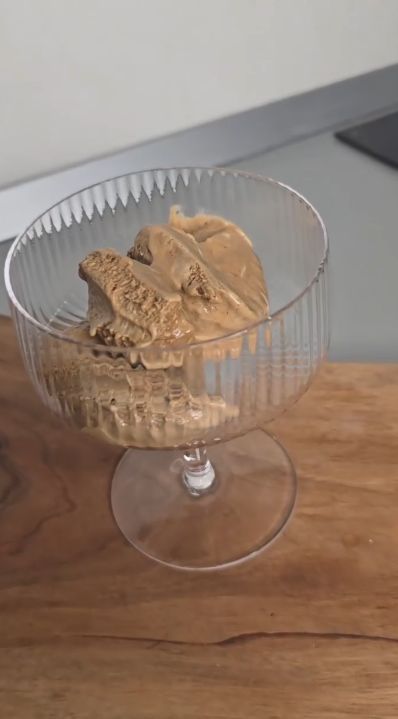 Carmen Brumă te învață cum să faci înghețată cu cafea în 15 minute
