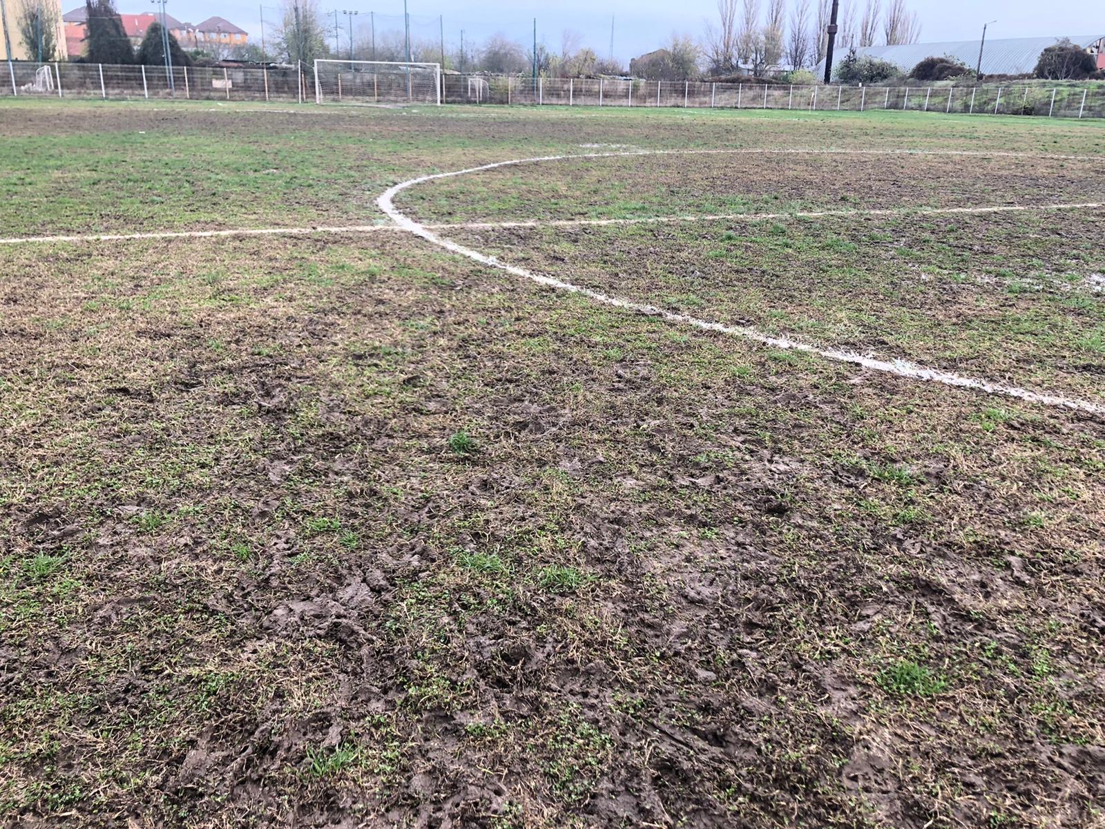 Stadionul din Calafat pe care s-a lansat Gică Popescu a ajuns o ruină! Clubul, prins la mijloc în disputele dintre primar și consilierii locali
