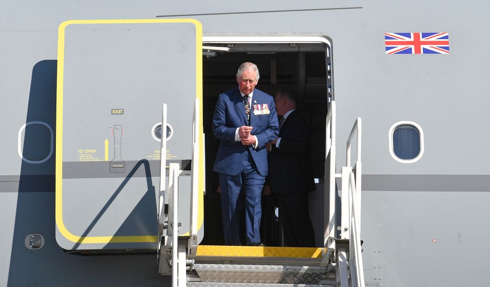 VIDEO & FOTO / Prinţul Charles, în România. Moștenitorul Coroanei Britanice a fost decorat de președintele Klaus Iohannis