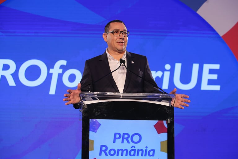 FOTO | Pro România și-a lansat candidaţii la alegerile europarlamentare. Victor Ponta, ironic la adresa lui Dragnea: "Vreau să vă anunţ că nu mă căsătoresc!"
