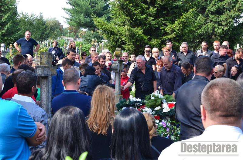 Tot Bacăul l-a plâns pe fostul fotbalist Ganea. Dusese pe picioare un infarct