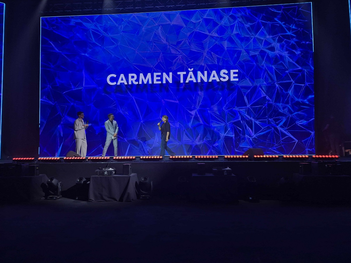 Carmen Tănase e noul jurat de la „Românii au talent”. Actrița i-a luat locul lui Dragoș Bucur: „Încerc din răsputeri să nu dezamăgesc”
