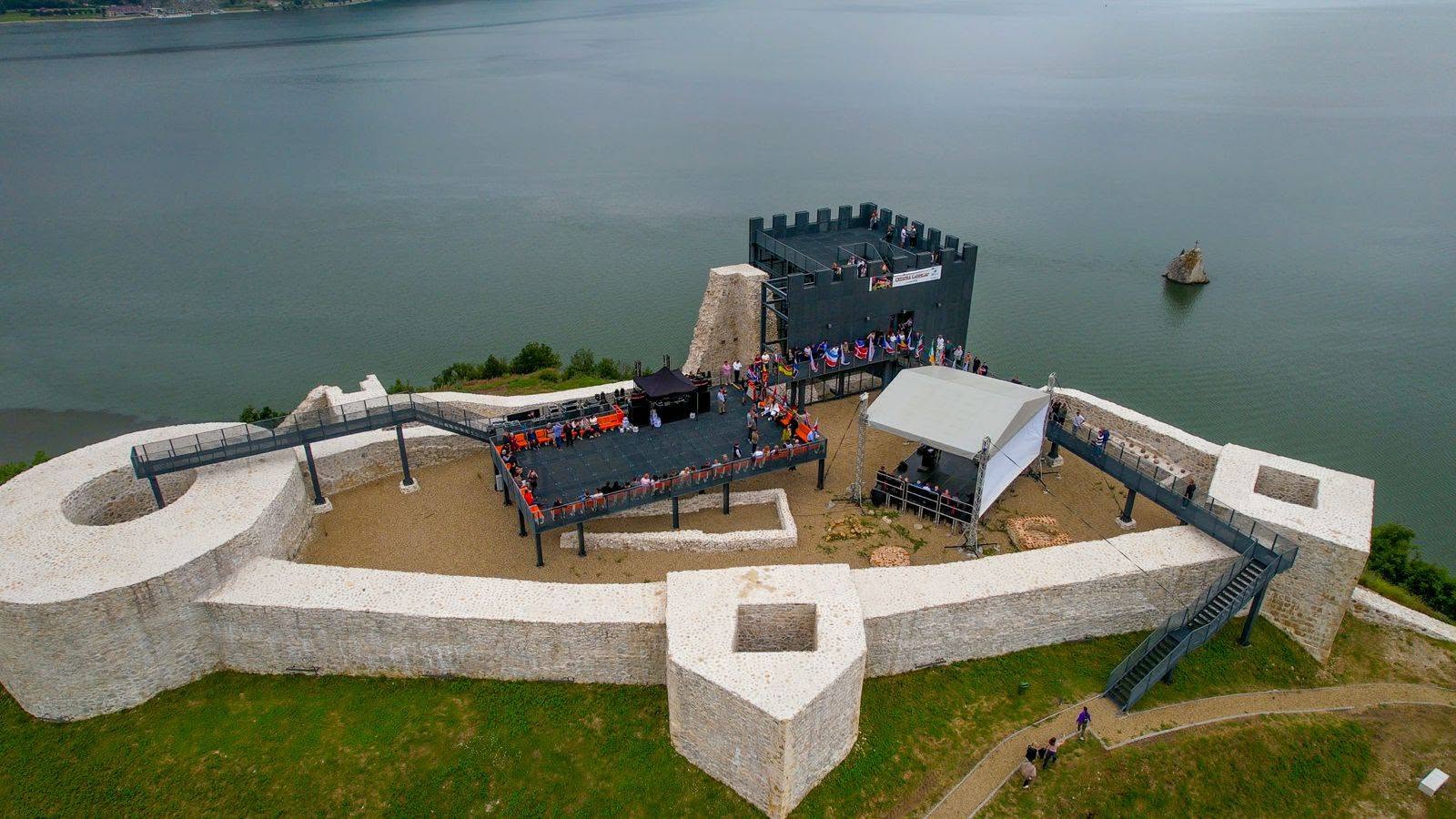 Cetatea Ladislau din Caraș-Severin, restaurată cu 5 milioane de euro. Donjonul de la Coronini a fost ridicat în Evul Mediu