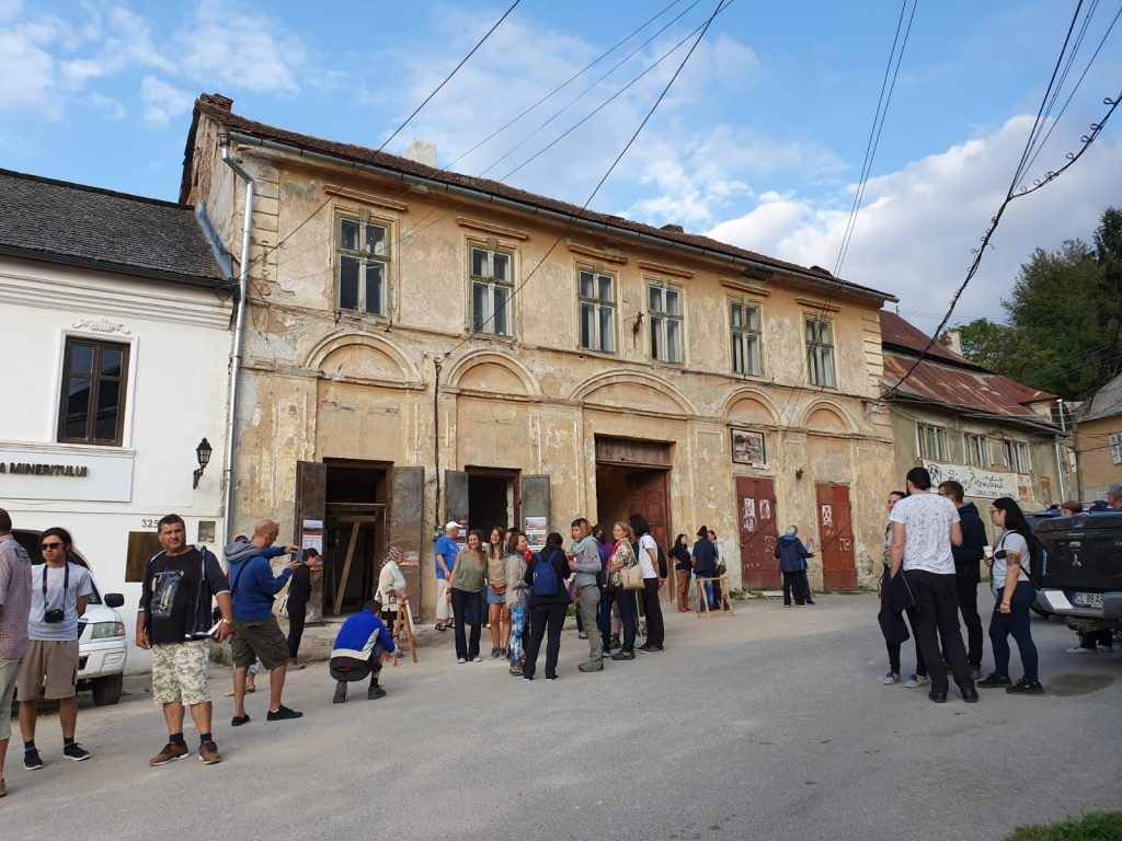 REPORTAJ Antreprenorii care schimbă Roșia Montană, în ciuda indiferenței statului român: „Pot spune că la noi nu există sărăcie”