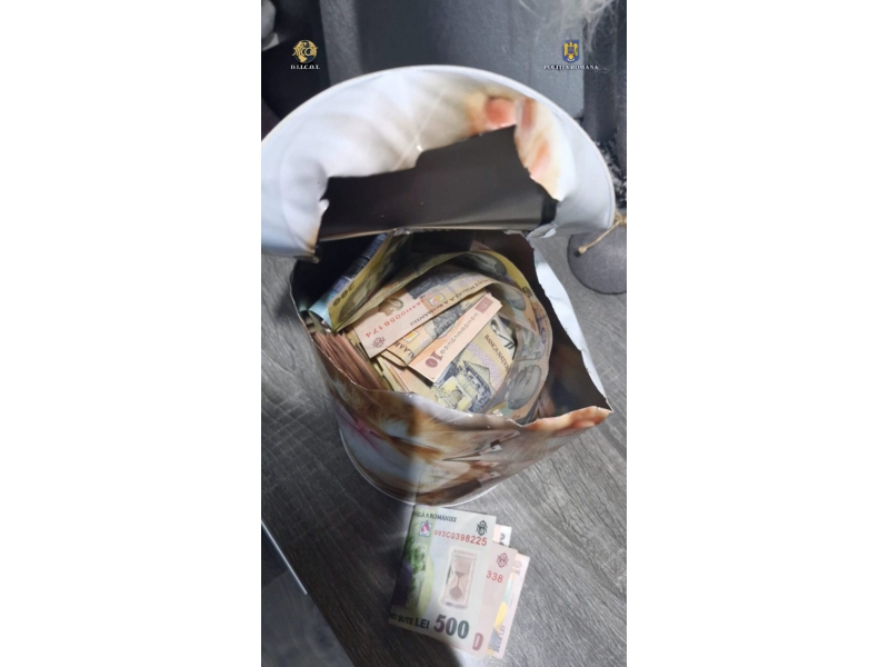 Percheziţii în Timişoara şi alte trei judeţe pentru destructurarea unor grupuri infracţionale de trafic de droguri, implicând minori