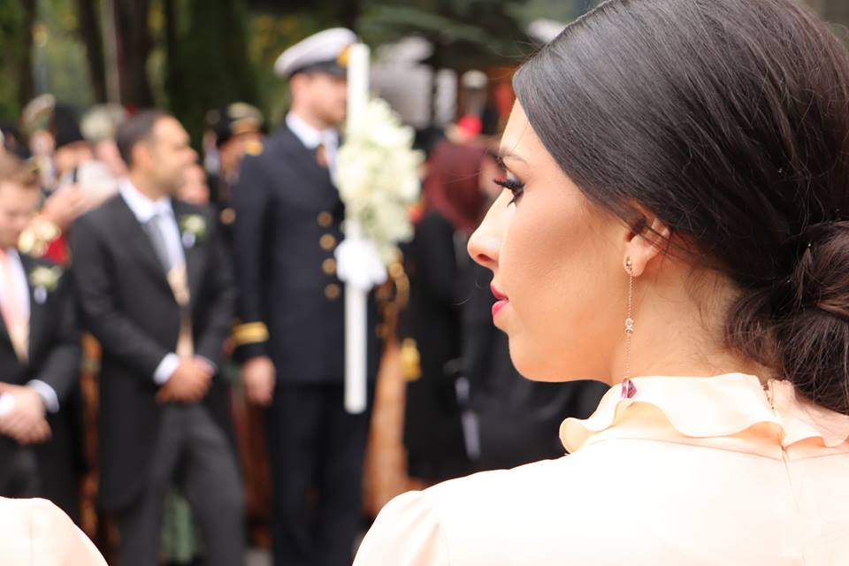 CORESPONDENȚĂ DIN SINAIA/ Detaliul care le-a scăpat domnișoarelor de onoare de la nunta principelui Nicolae cu Alina Binder | FOTO