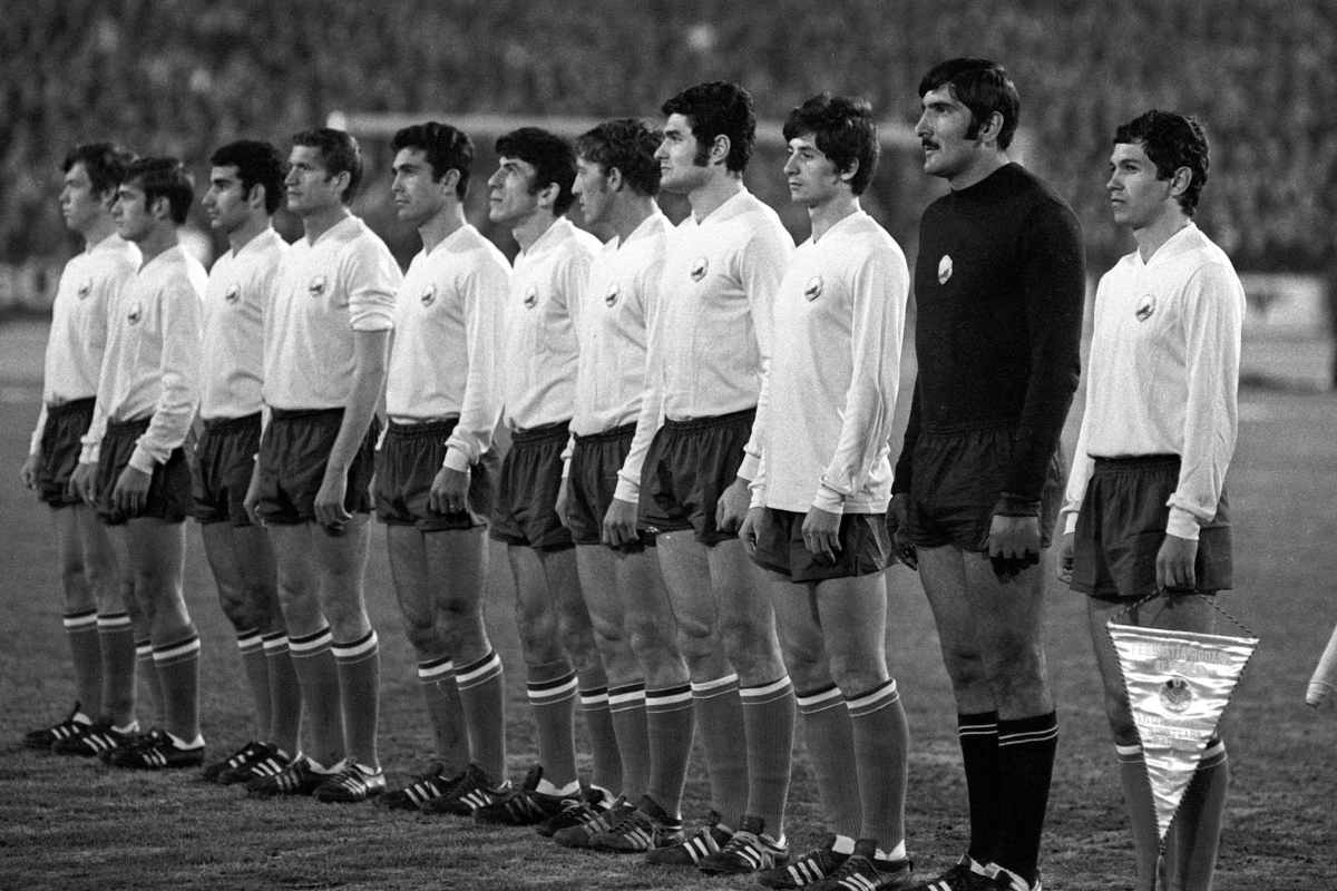 Cine a fost Mircea Lucescu. Imagini de arhivă cu căpitanul României la Mondialul din 1970, creatorul lui Dinamo de la finalul anilor '80 și unul dintre cei mai titrați antrenori din istorie