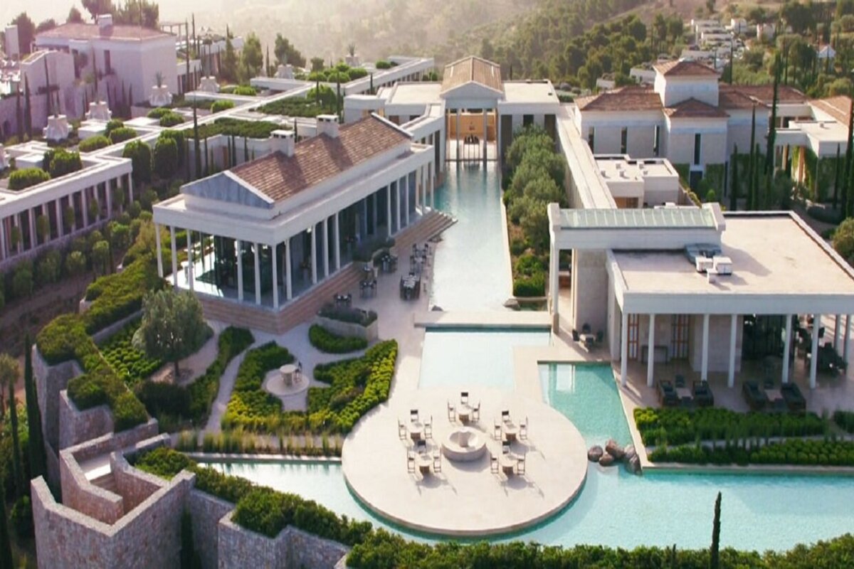 Vila exclusivistă în care Gerard Piqué a petrecut vara, în stațiunea grecească Amanzoe, unde a plătit în jur de 6.000 de euro pe noapte