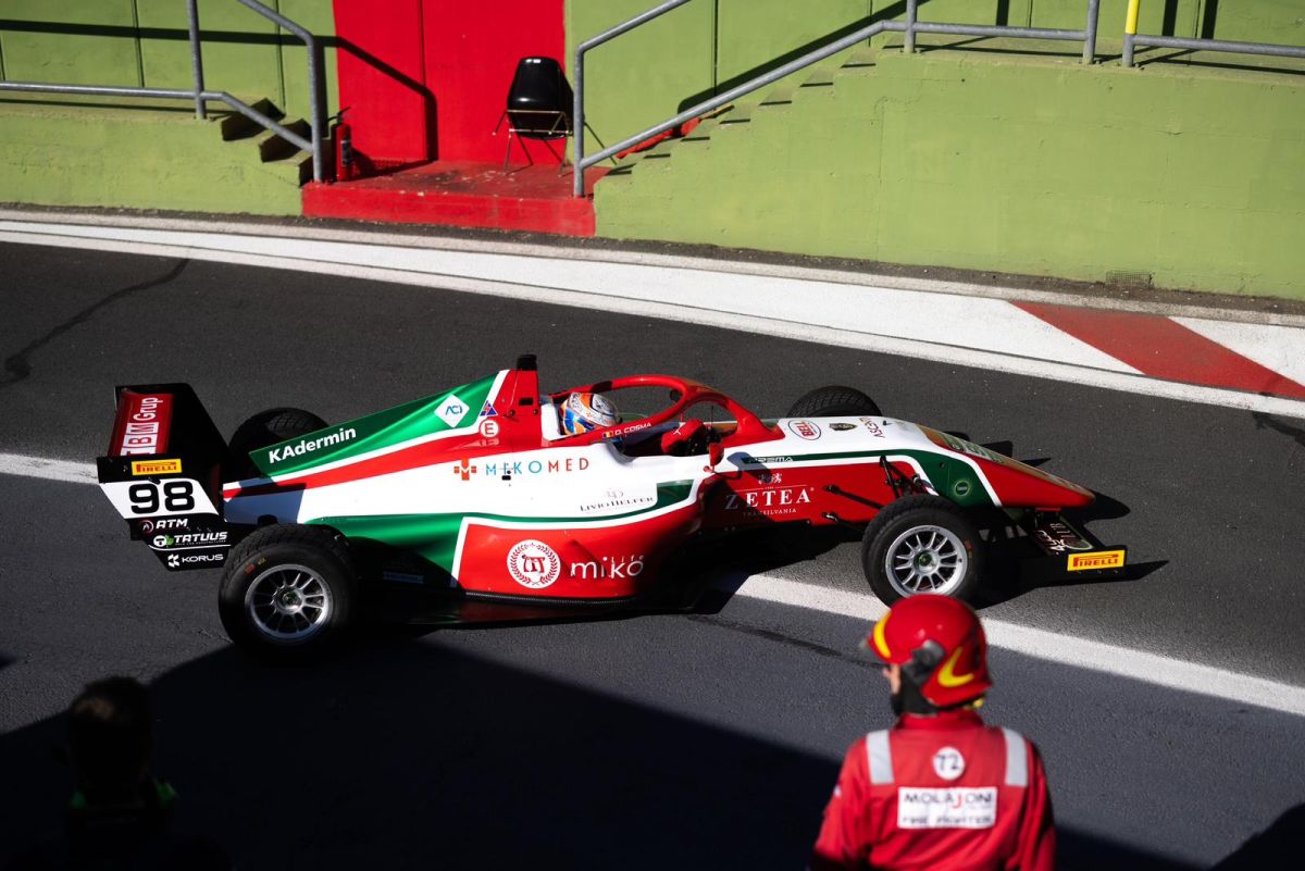 Performanță spectaculoasă pentru un român în Formula 4: va pleca din pole position la Vallelunga