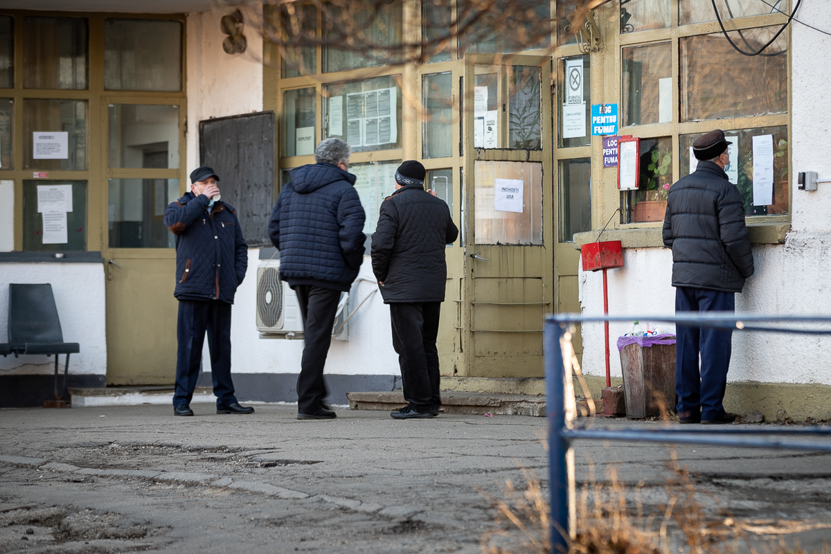 Reportaj din depourile STB. Versiunea angajaților aflați în grevă: „Călătorul nu știe cum ne chinuim noi să tragem de volan sau să mergem fără frâne”