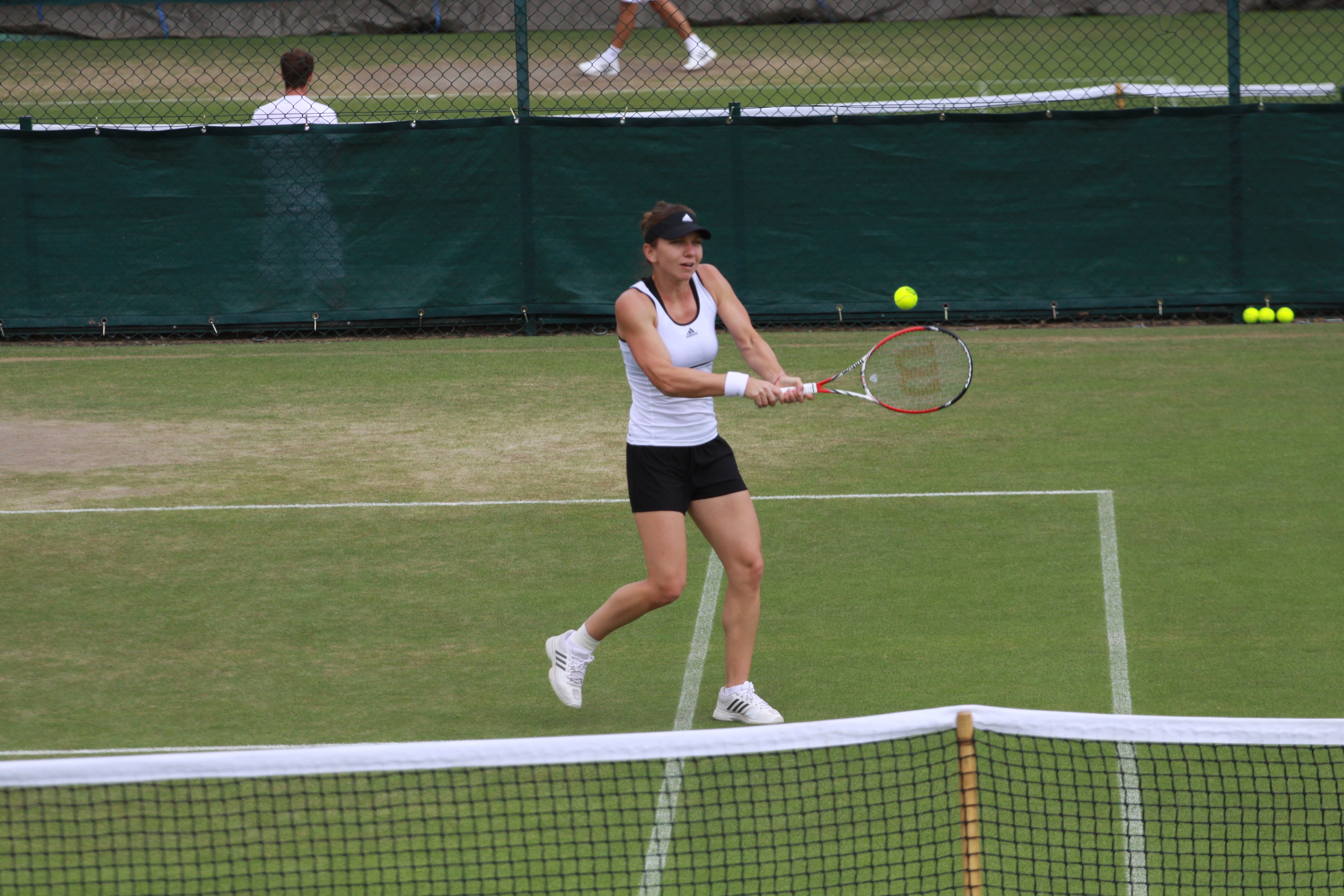 GALERIE FOTO/ Simona Halep s-a antrenat sub privirile lui Țiriac