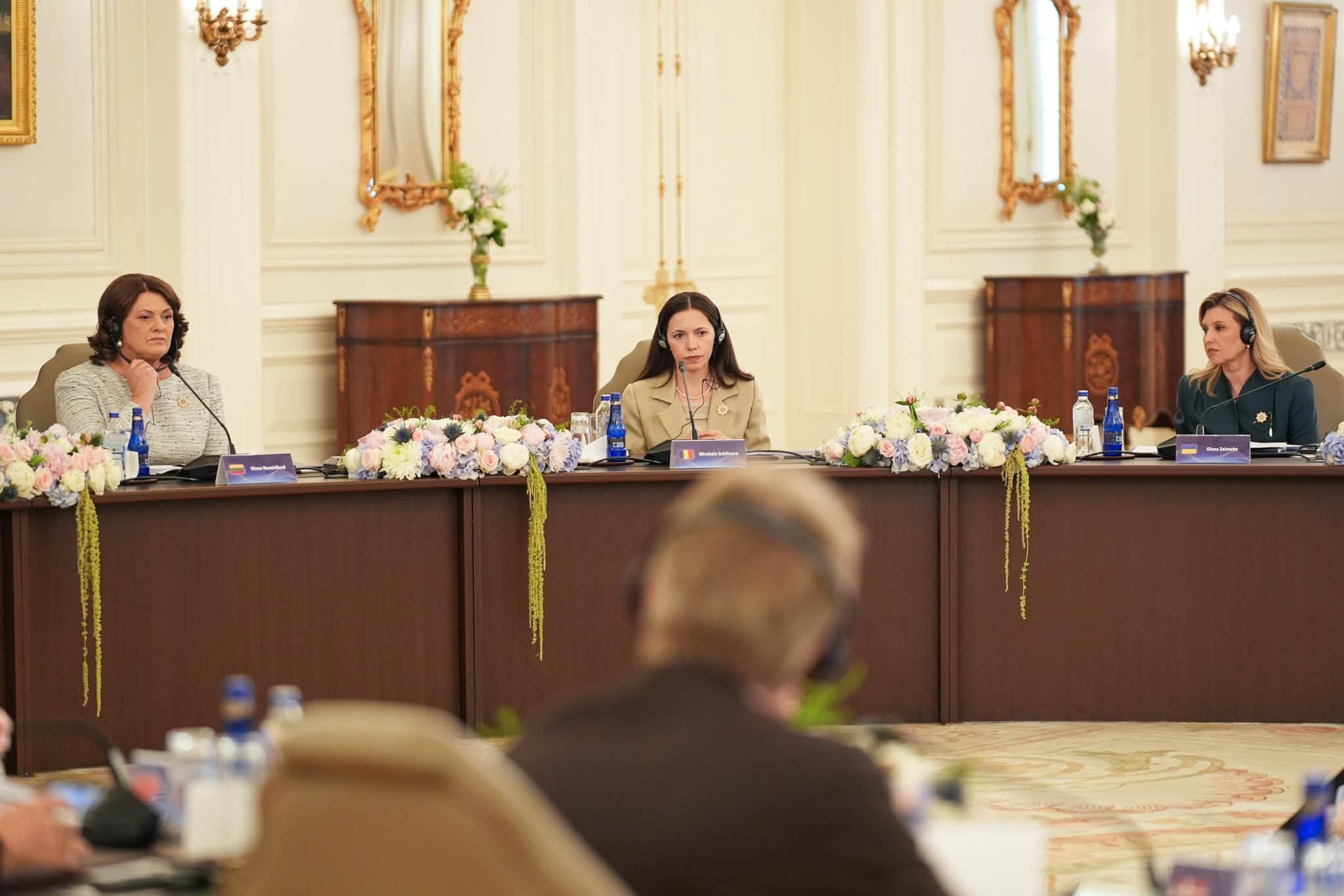 Cum s-a îmbrăcat Mirabela Grădinaru la evenimentele organizate de Emine Erdoğan, la Ankara. Imagini cu partenera lui Nicușor Dan
