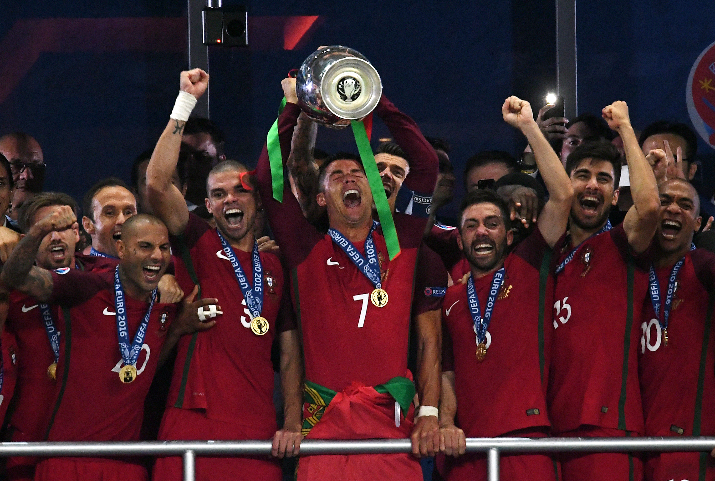 Euro 2016, finala:  Portugalia-Franța 1-0. Eder i-a dus pe lusitani în Eden! Gignac a lovit bara în 90+2, la 0-0! Cristiano Ronaldo a jucat doar 24 de minute