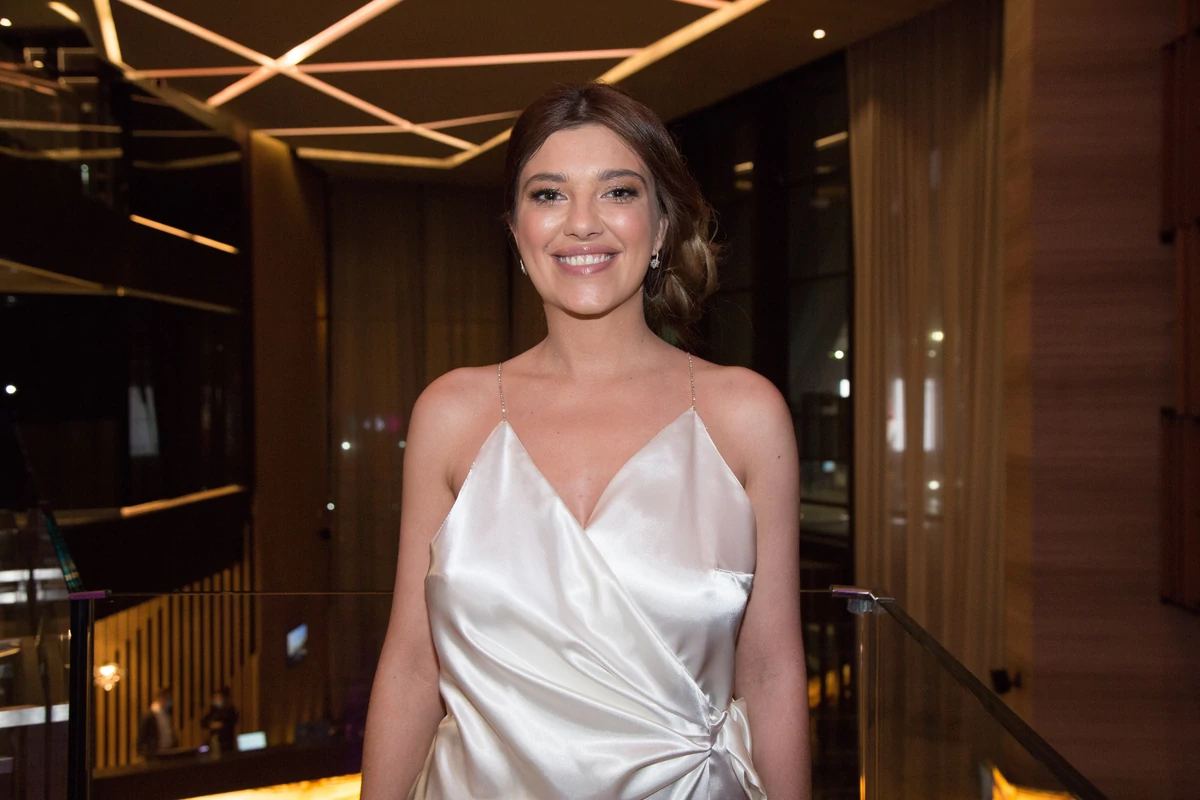 O Kiji se priča danima, a evo prilike da vidite njenu SESTRU koja se samo jednom pojavila u javnosti - GOTOVO SUŠTA SUPROTNOST! (FOTO)