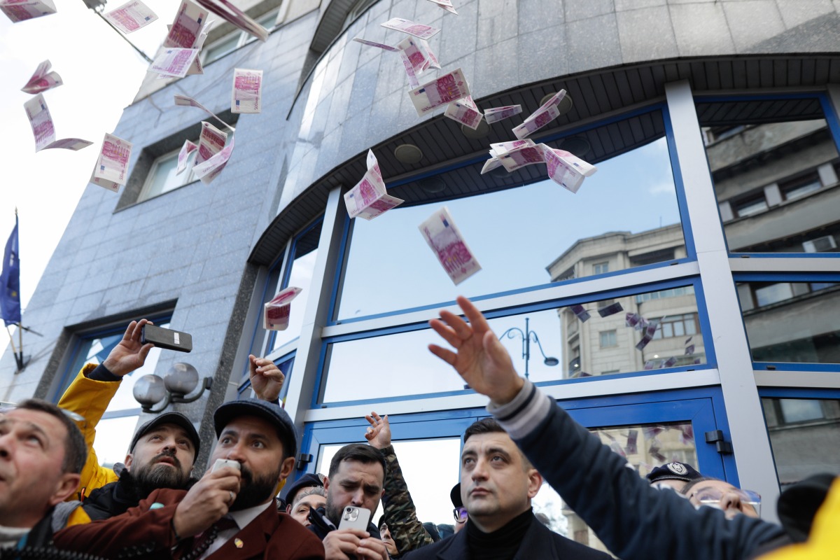 Protest AUR la sediul ASF, circulație blocată pe Splaiul Independenței
