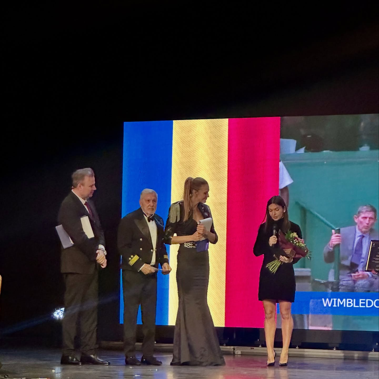 Ilie Năstase a urcat cu un scaun pe scenă la Gala Sportului. Gestul făcut înainte să îi înmâneze premiul Simonei Halep