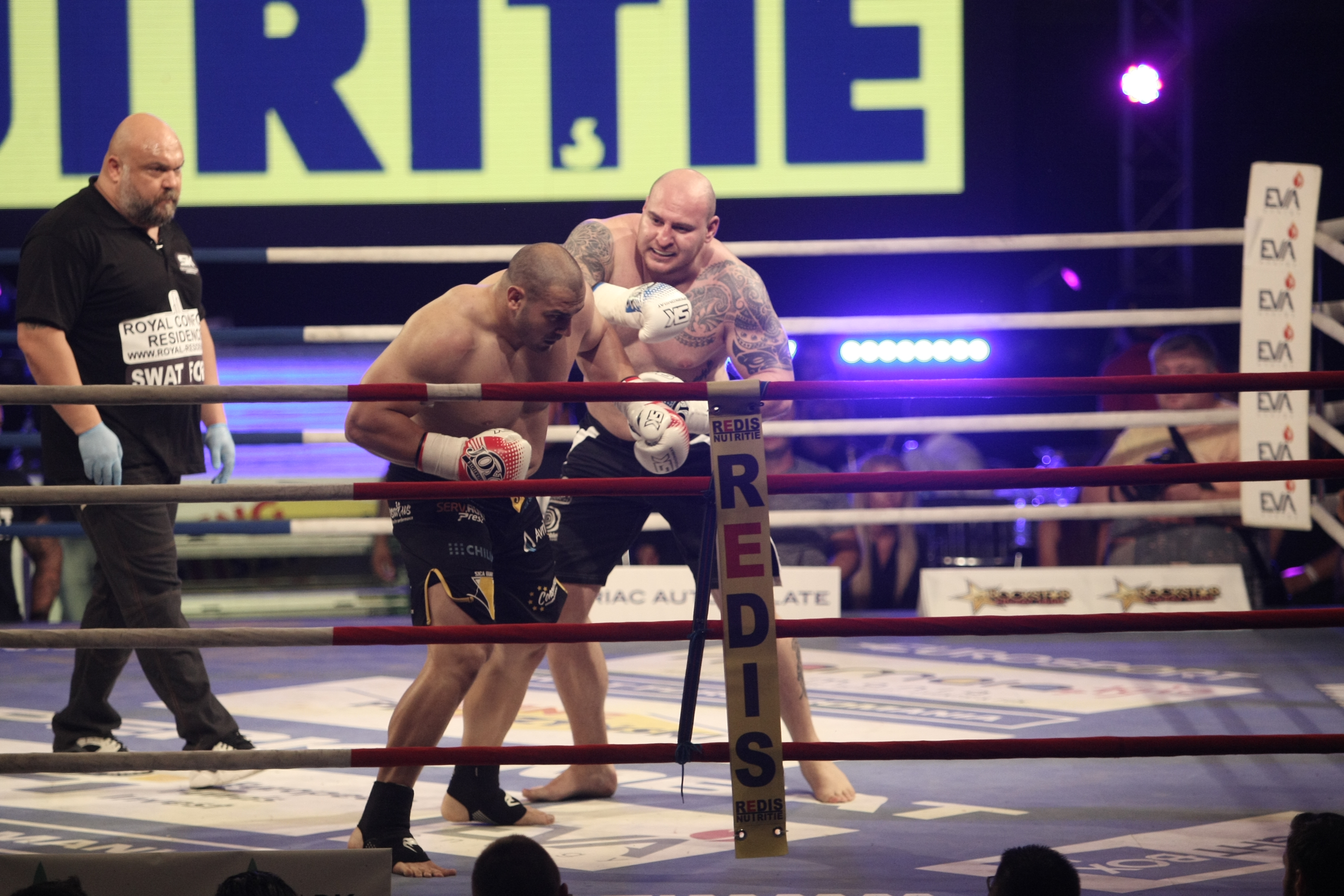 Superkombat. Seară cu pumni și cu picioare, dar nu de domnișoare! Bacary Sagna a venit la show | REZULTATELE GALEI