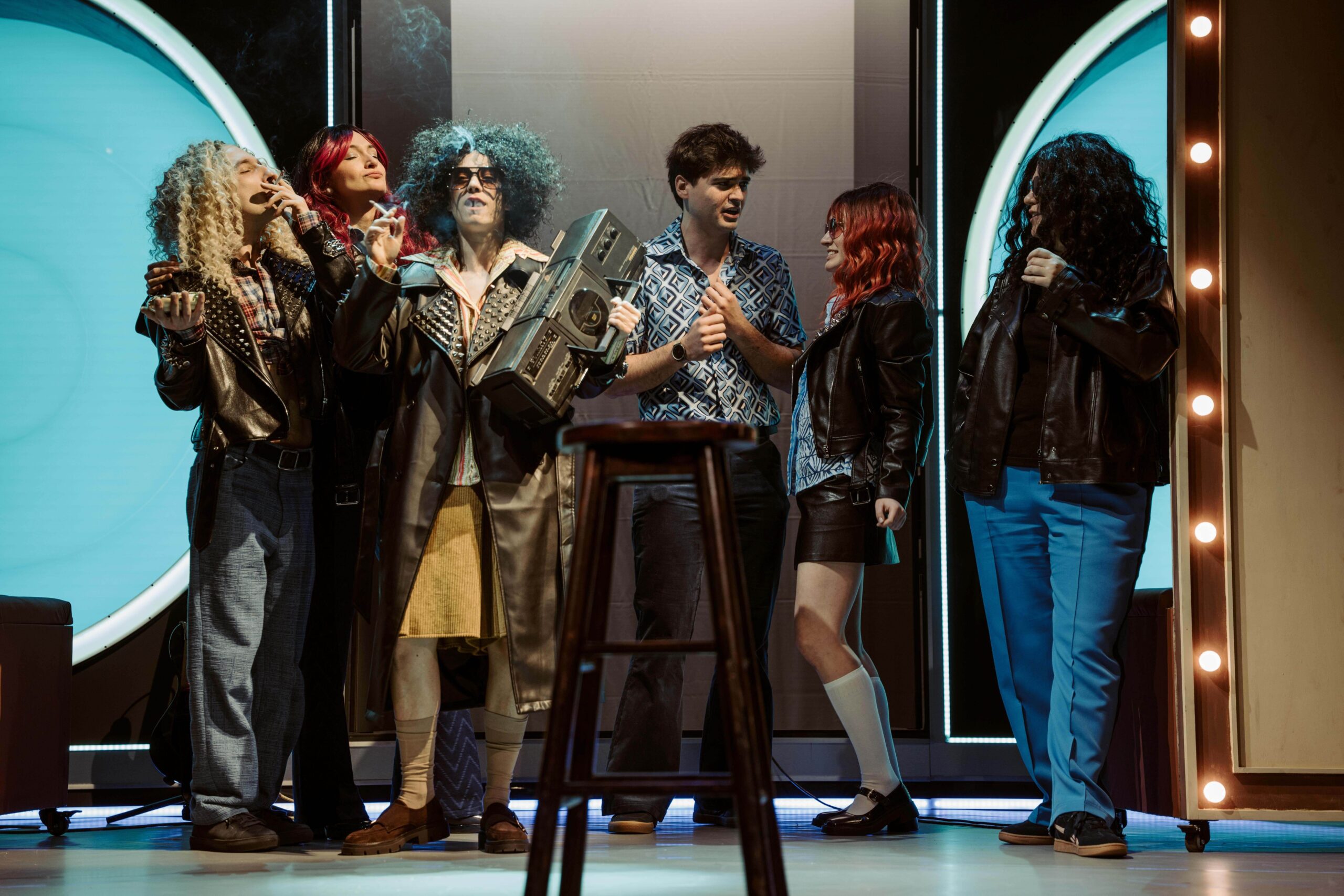 Romanul cult „Muzici și faze” devine spectacol de teatru. Cristian Ban recreează adolescența anilor '70: „Mi-ar plăcea ca lumea să iasă copleșită de la spectacol”