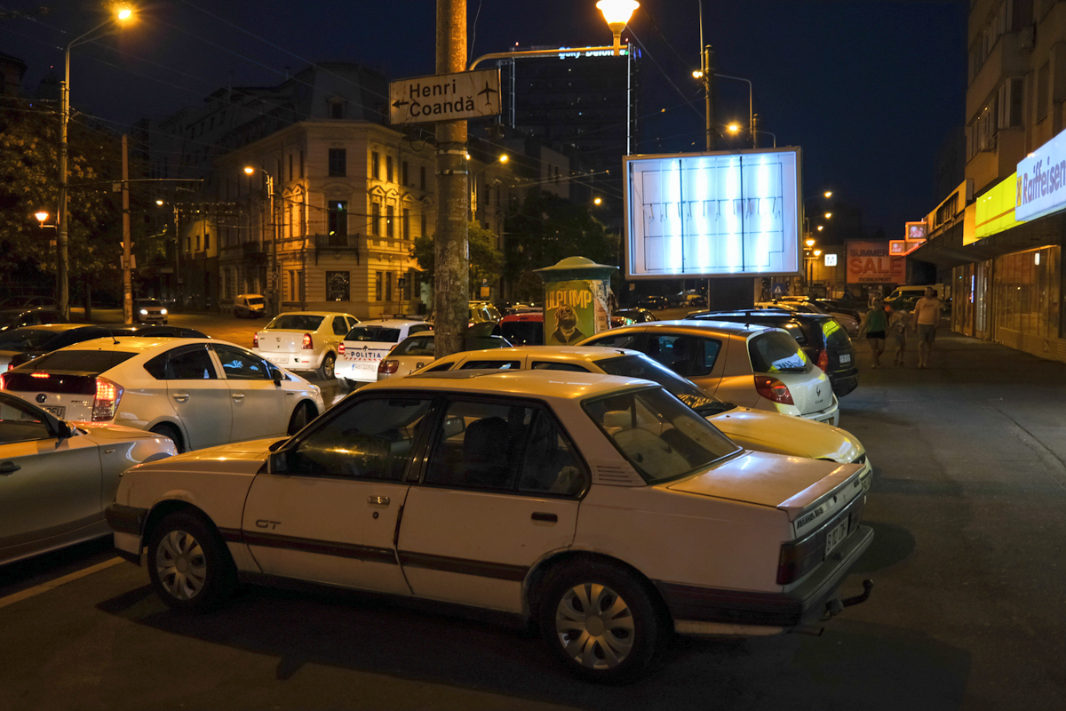 Economie la curent, doar în declarații. Instituțiile publice din România sunt luminate ca la festival