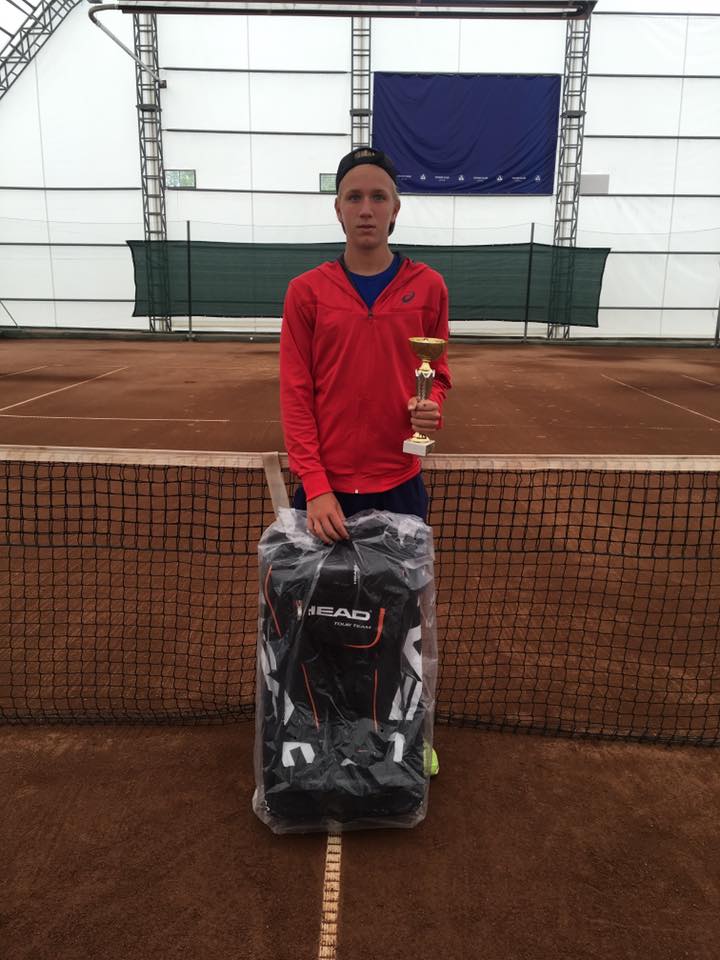 Cine este Cristian Filip Jianu, senzația României la Australian Open. Nu-și permite un antrenor, dar este elev de nota 10. A apărut în reclama "Zboară, puiule, zboară"! VIDEO