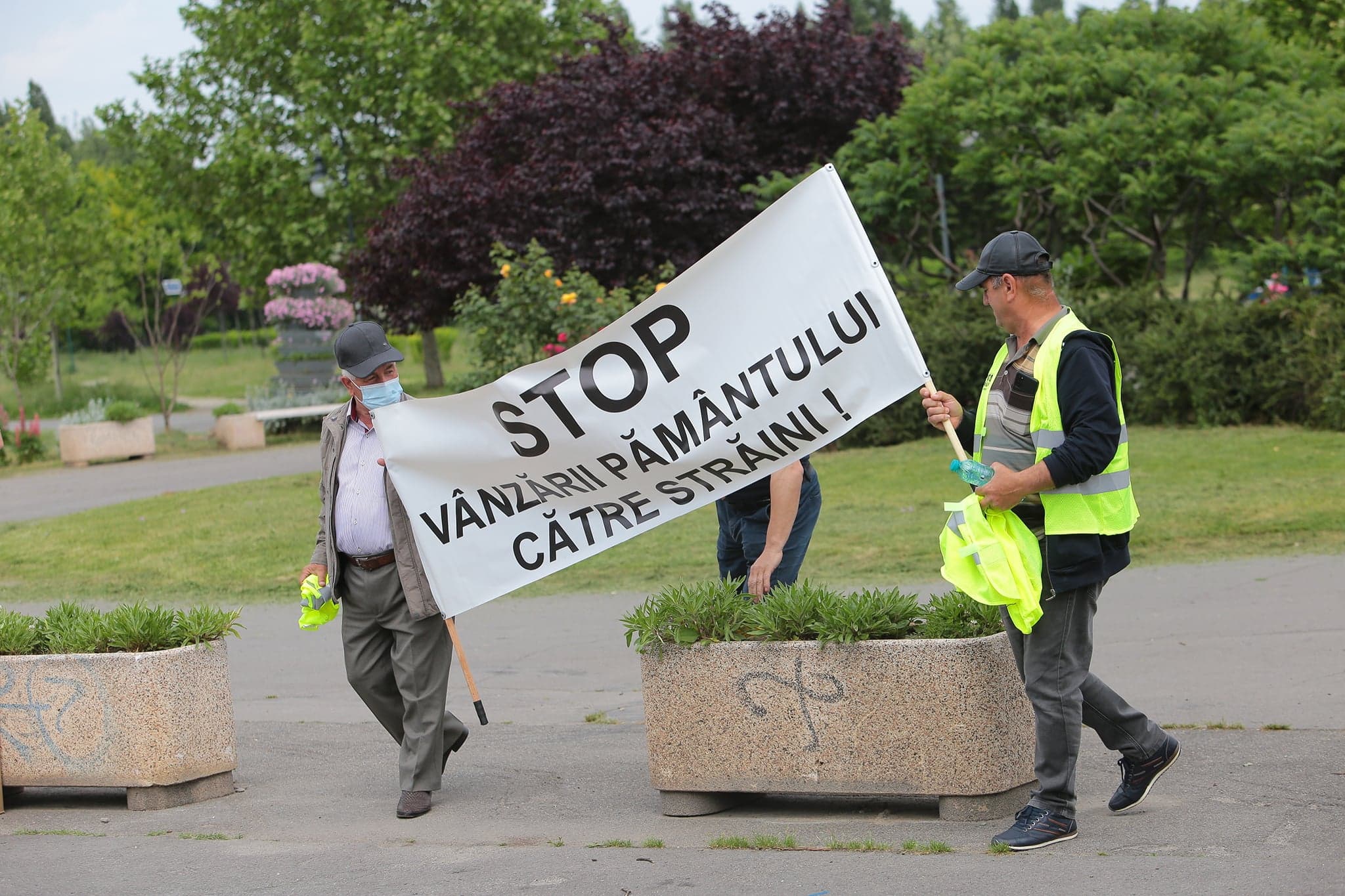 Protest cu tractoare la Palatul Parlamentului. Ce revendicări au fermierii