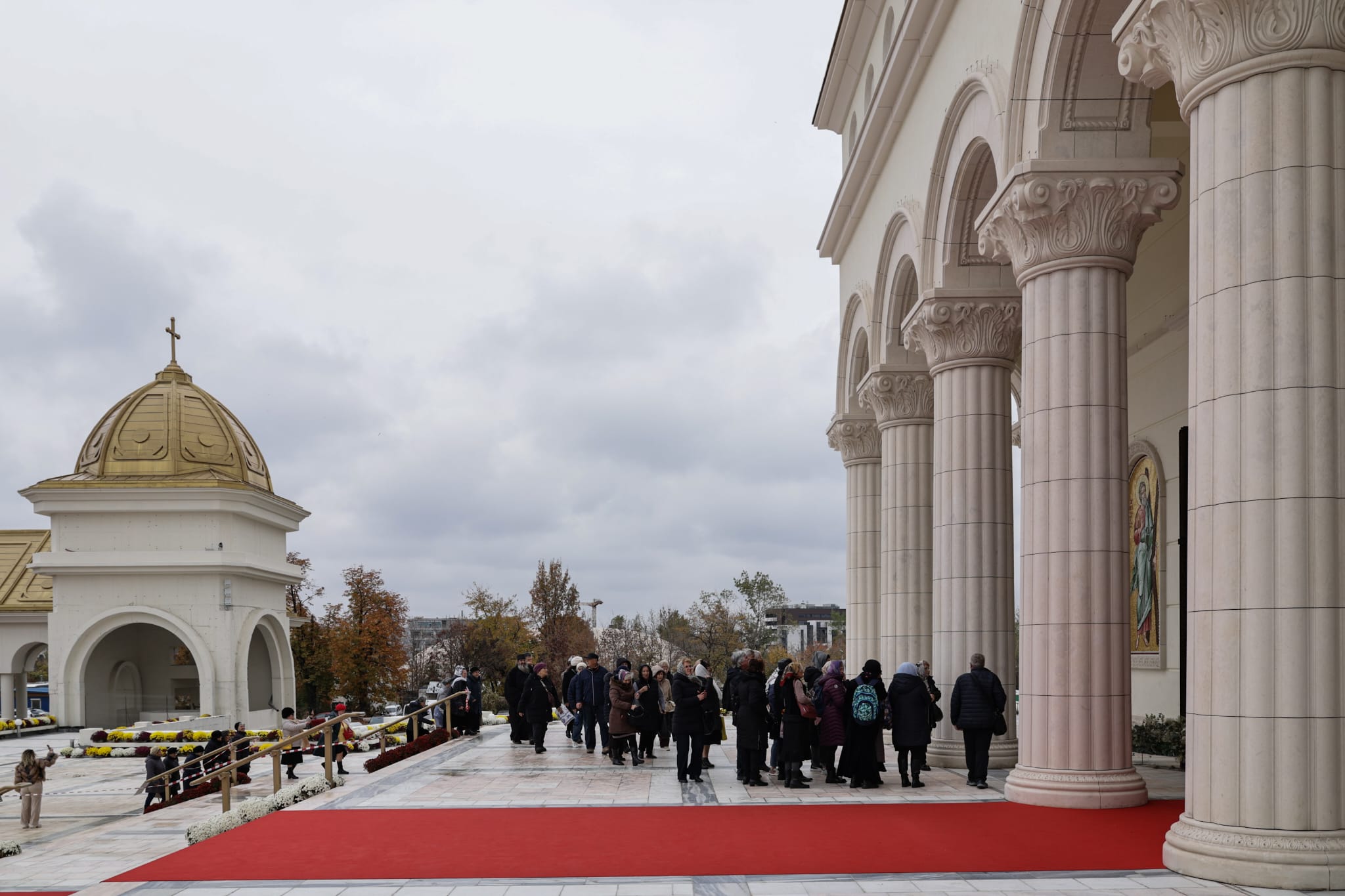Numărul impresionant de oameni care au vizitat Catedrala Mântuirii Neamului în 10 zile de la inaugurare și programul de vizitare în noiembrie și decembrie