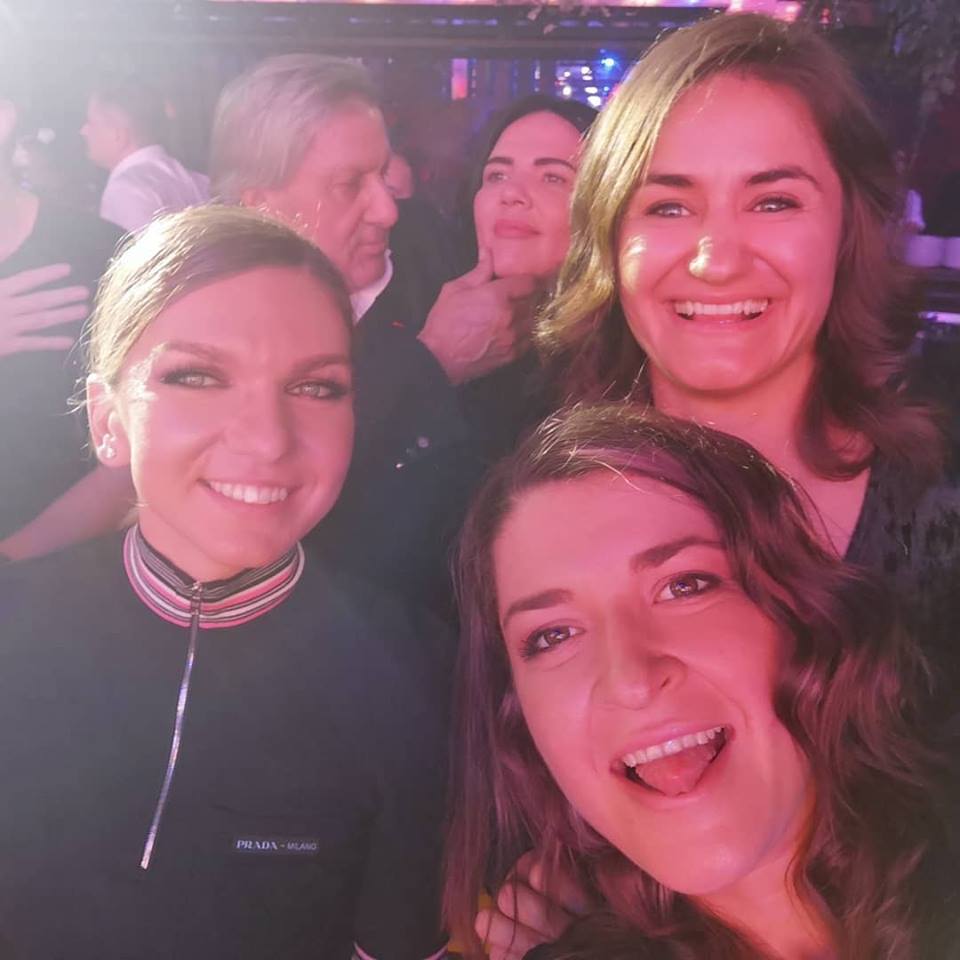 Simona Halep a dat o petrecere pe cinste. Cum s-au costumat fetele din echipa de Fed Cup a României