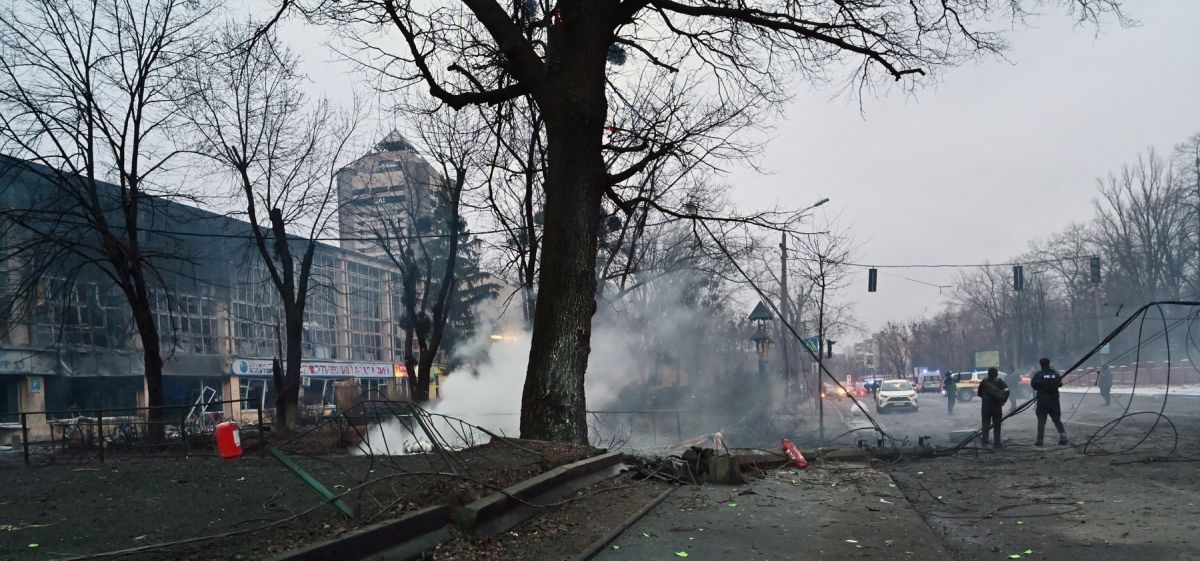 Momentul în care turnul televiziunii din Kiev este lovit de racheta rusească. Cinci persoane au fost ucise