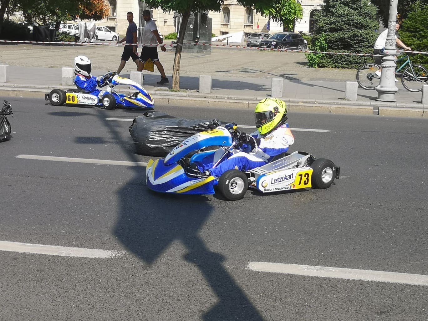 De ce au apărut pe pista de karting „saci de gunoi” pe post de obstacole? „Am vrut ceva mai estetic, dar nu am găsit”