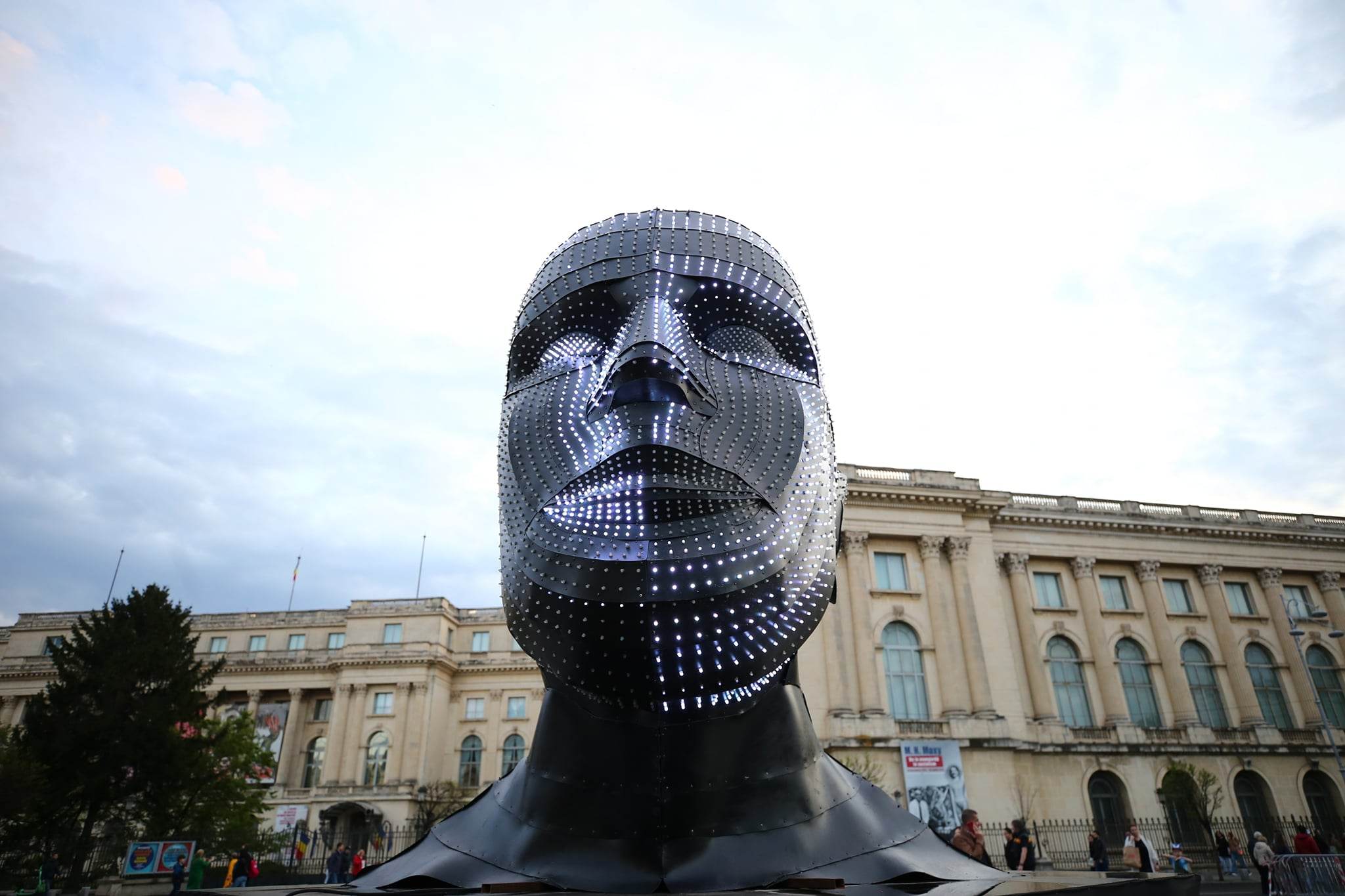 Spotlight 2023. Imagini spectaculoase surprinse pe Calea Victoriei de la festivalul luminilor