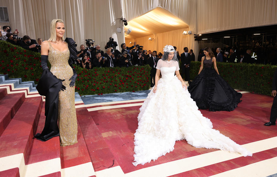 Cele mai bune ținute de la Met Gala 2022. O vedetă a venit îmbrăcată în rochie de mireasă