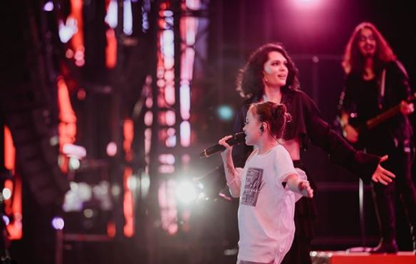 Jessie J a fost impresionată de o fetiță din Cluj, la Electric Castle 2018. „Unul dintre cele mai frumoase momente din cariera mea”