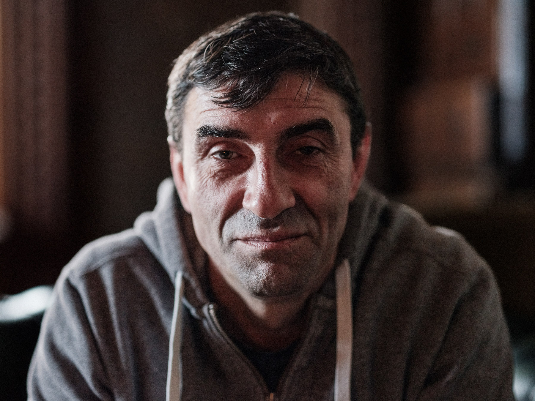 Viața și patimile unui român pe care l-a salvat plecarea în străinătate: „Dacă era să rămân în țară, ori eram la pușcărie, ori eram un bețiv profesionist, ori eram mort”