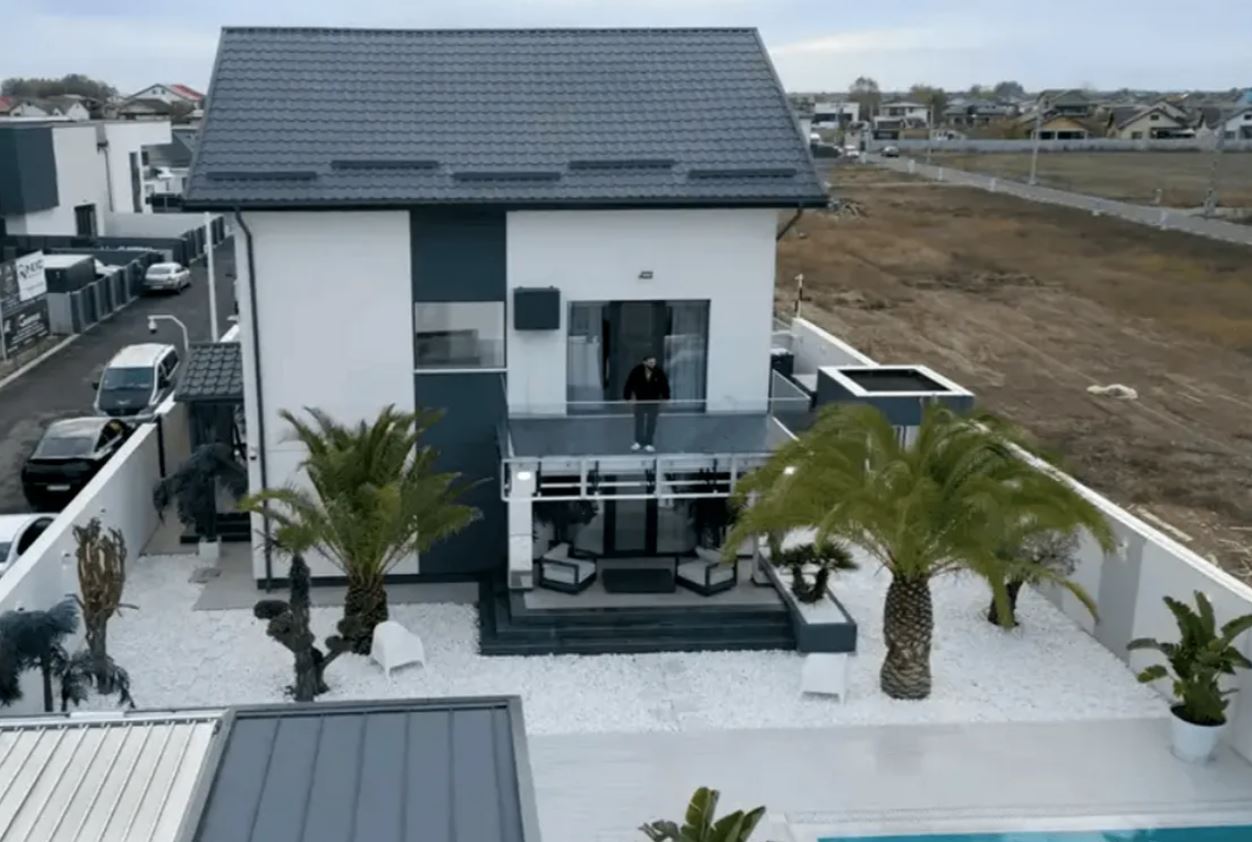 Imagini din curtea lui Dorian Popa. A investit mii de euro pentru a avea propriul paradis acasă