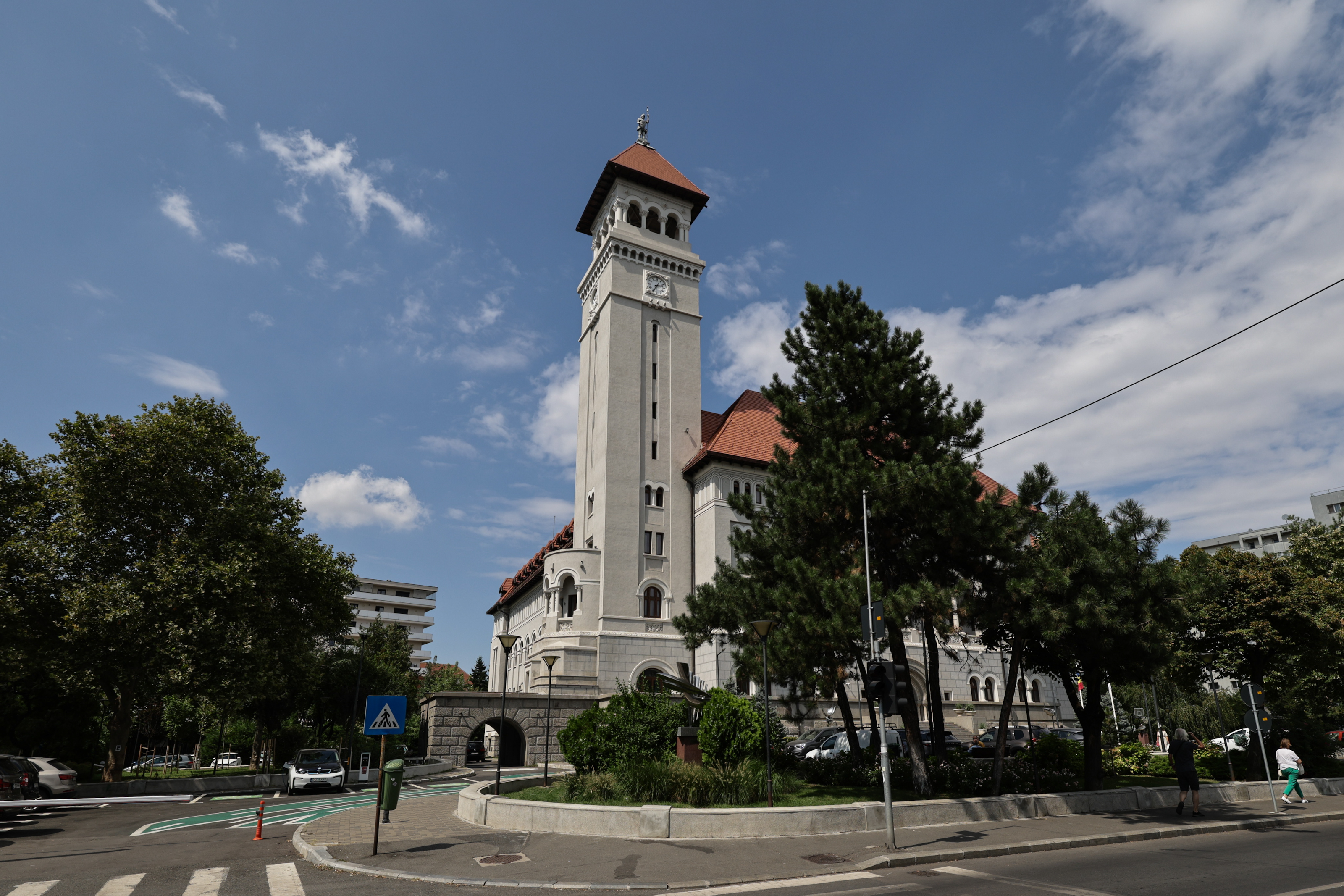Povestea lui „Pandelică”, ostașul în armură care apără Bucureștiul de rele. Are o copie „muncitorească” în mahala, lângă Obor. Autor: Alexandru Dimitriu, un mare maestru ornamentalist al României