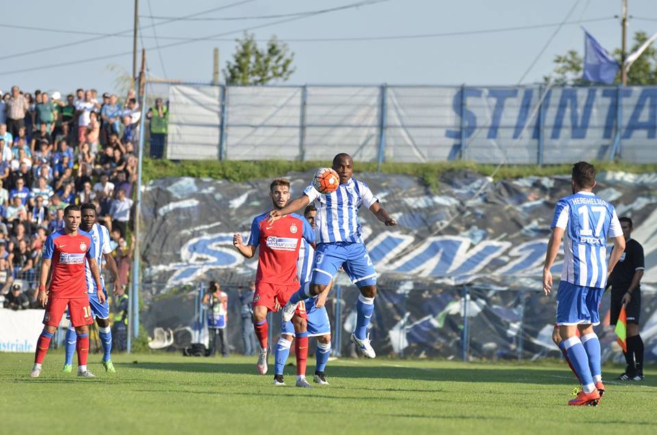 Liga I. CS U Craiova - Steaua 1-2. Olteni, pârliţi de un oltean: arbitrul Comănescu! ^Tade a adus victoria campioanei dintr-un penalty controversat / FOTO