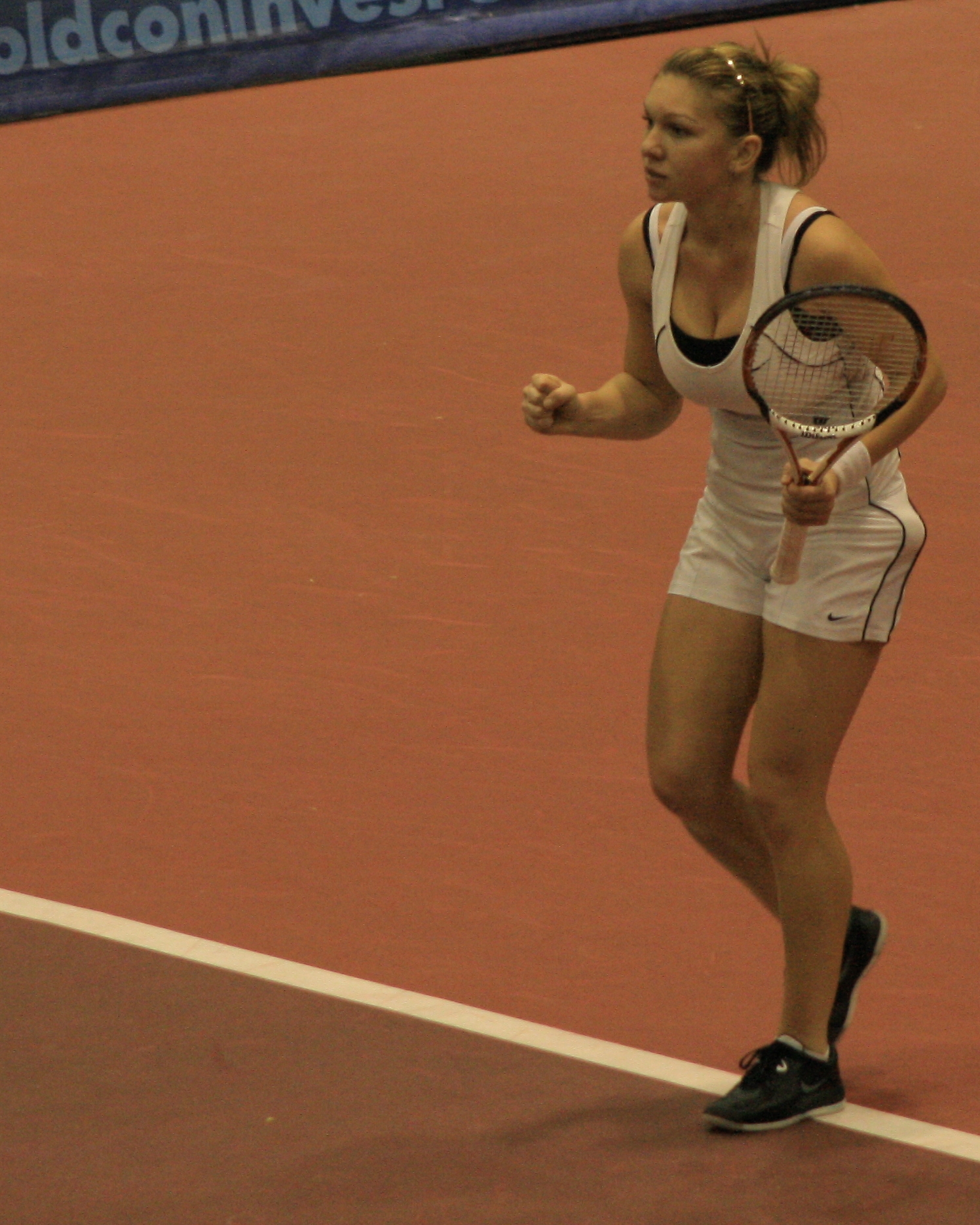 Simona Halep, schimbare INCREDIBILĂ! Cu SÂNII la vedere!