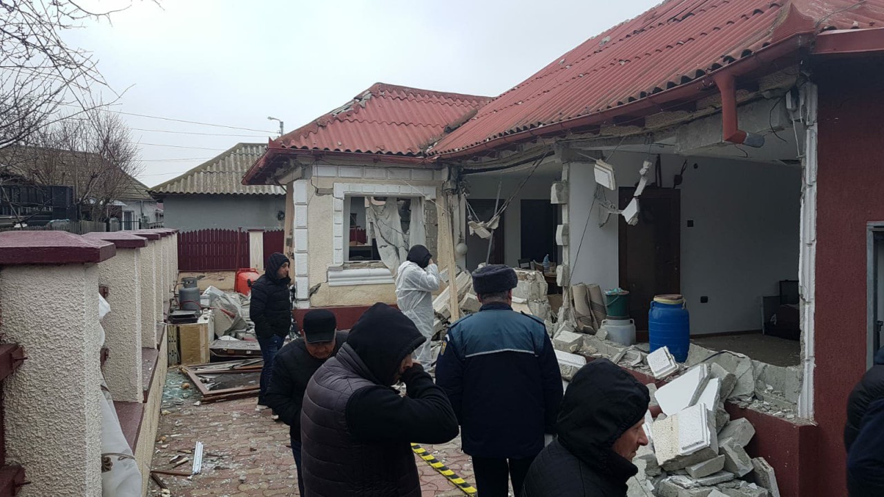 Explozie în Năvodari, județul Constanța. Trei oameni, răniți după ce o casă a sărit în aer / FOTO&VIDEO