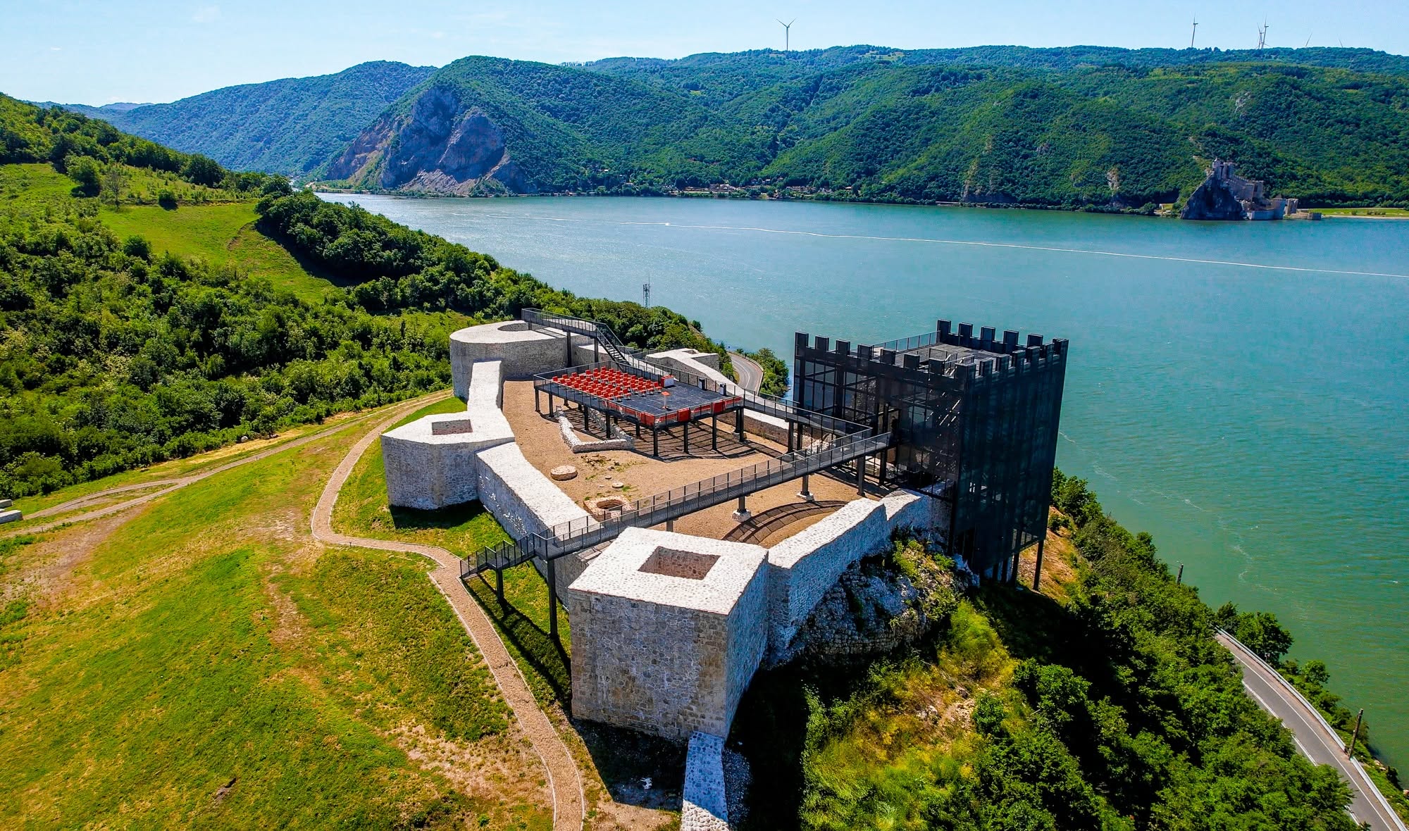Cetatea Ladislau din Caraș-Severin, restaurată cu 5 milioane de euro. Donjonul de la Coronini a fost ridicat în Evul Mediu